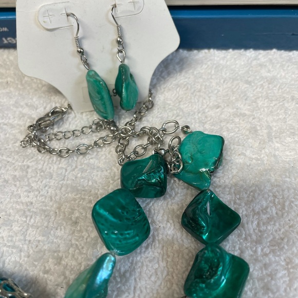 Jaclyn Smith Necklace and Earrings - Picture 2 of 4